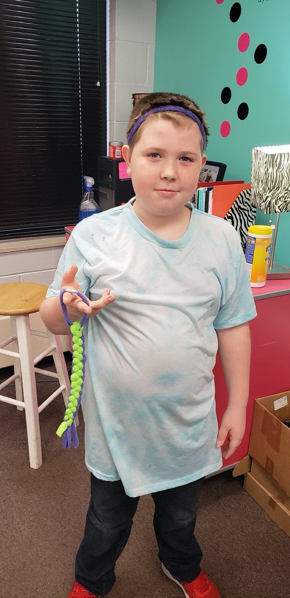 AtownCOMPASS's tweet photo. Compass Makerspace students create and donate dog toys to the animal shelter for Pet Project week. #communityservice
#CleaverRocks https://t.co/0pMvEOsUjb