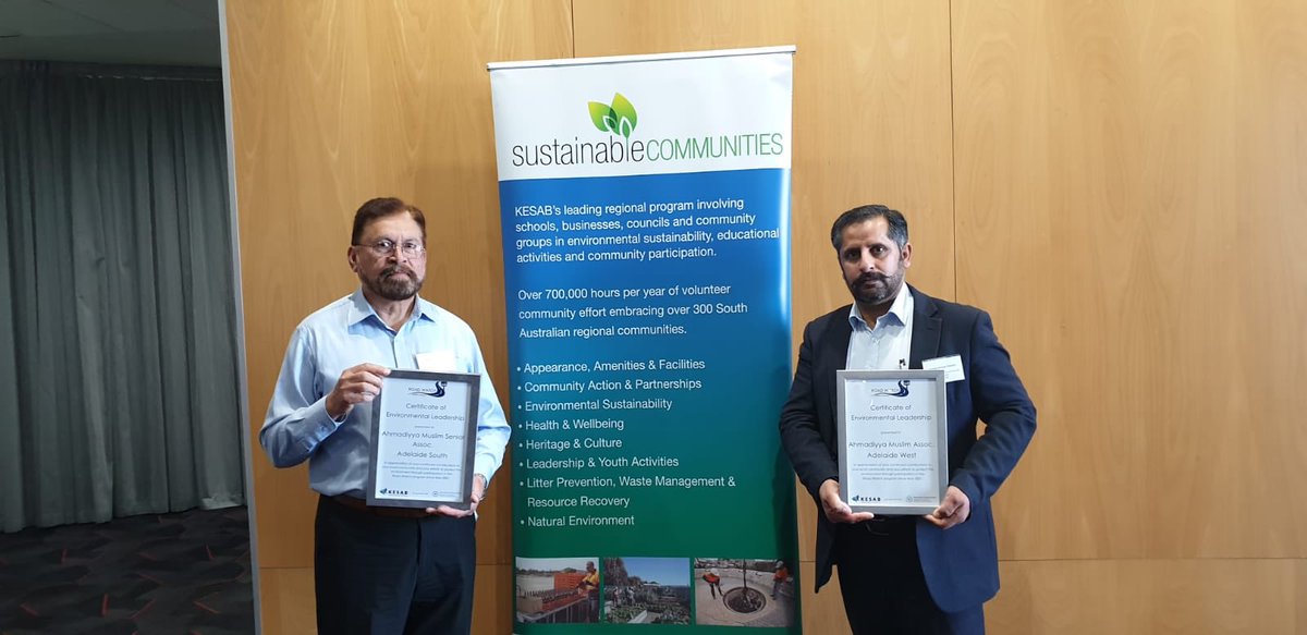 ahmadiyya_sa's tweet photo. Honoured to have received the ‘Certificate of Environmental Leadership’ to acknowledge our decade plus of work helping to keep our communities cleaner. 

Thanks to our many volunteers, young and old, for their commitment! https://t.co/fexMiOVrrd