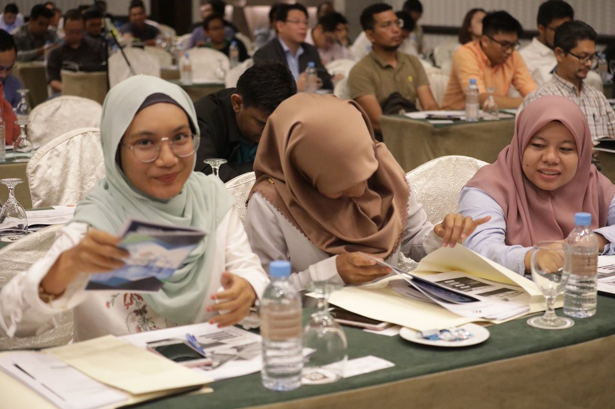 swcorp_my's tweet photo. Live update : Seminar Tranformasi Pengurusan Sisa Binaan Di Malaysia.
Sharing session : Managing Construction Waste On Project Site
#swcorp #CIDB #seminar #STPSBDM https://t.co/TR7BnvUjlZ