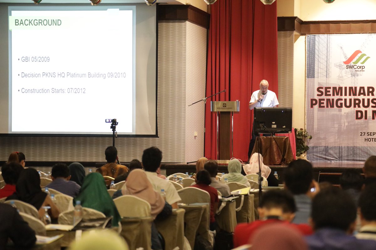 swcorp_my's tweet photo. Live update : Seminar Tranformasi Pengurusan Sisa Binaan Di Malaysia.
Sharing session : Managing Construction Waste On Project Site
#swcorp #CIDB #seminar #STPSBDM https://t.co/TR7BnvUjlZ