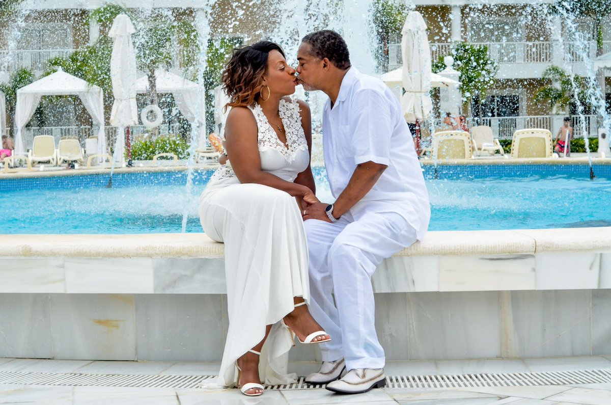 AngiePettis's tweet photo. #1stYearAnniversary #BlackLove #Anniversary #OurLove❤️ #LaHood❤️ #MeNBae https://t.co/u09eAlnRrh