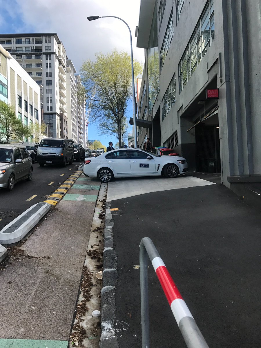 JoClements19's tweet photo. Not okay. Was left unattended too. #bikeakl @AklTransport #NelsonSt https://t.co/12IkcsEfJZ