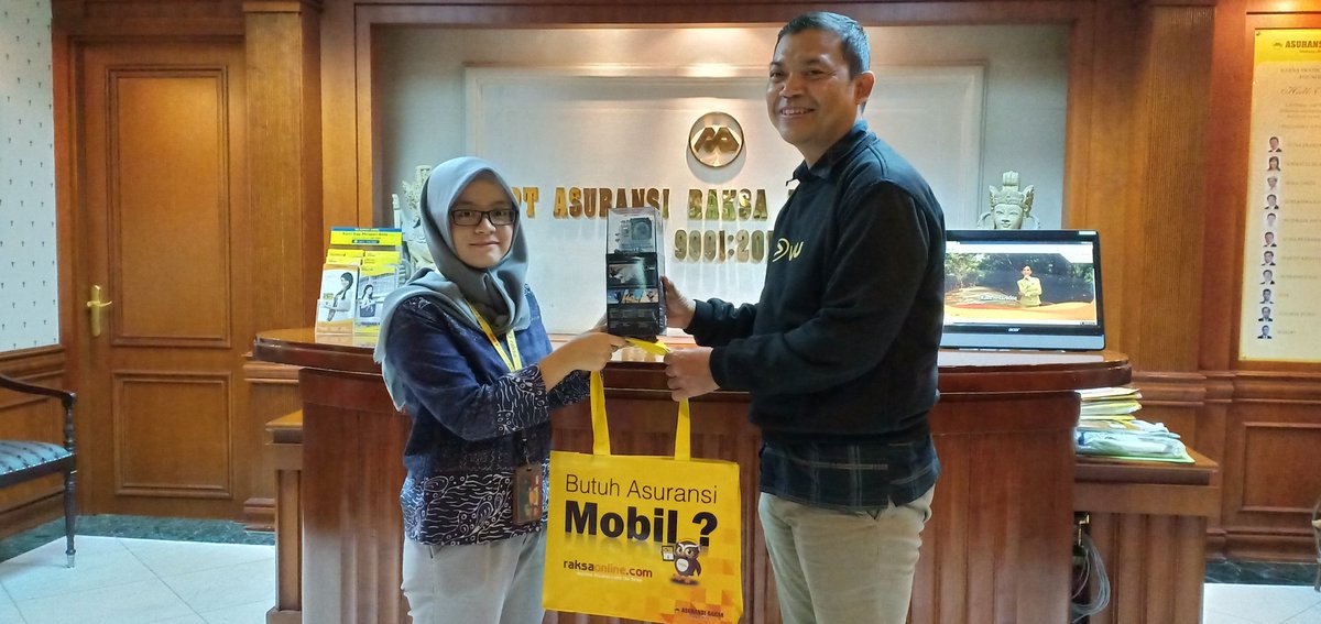 KelasBloggerID's tweet photo. selamat pada para pemenang lomba blog acara #kelasblogger23 dan #raksaonline @BundaSitiRabiah @agunghan_ @DianRavi @raksaonline https://t.co/GRIjoybGnM