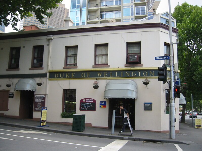 🔶🔷Who’s in Melbourne??? 🔷🔶

If you’re there tomorrow... join Steve and Baz live from the Duke of Wellington (corner of Russell and Flinders Street) broadcasting live back to Perth 7-10.30am Melb time. 

All welcome!! 
Come down and say hi 🏆🦅