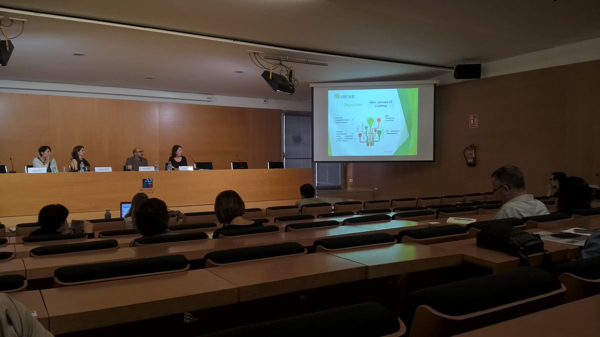 aimplas's tweet photo. Nuestra compañera Nuria López presentó ayer el proyecto @fibfabproject  en el InfodayH2020 que tuvo lugar en @fue_uji https://t.co/4bBVzywyXB