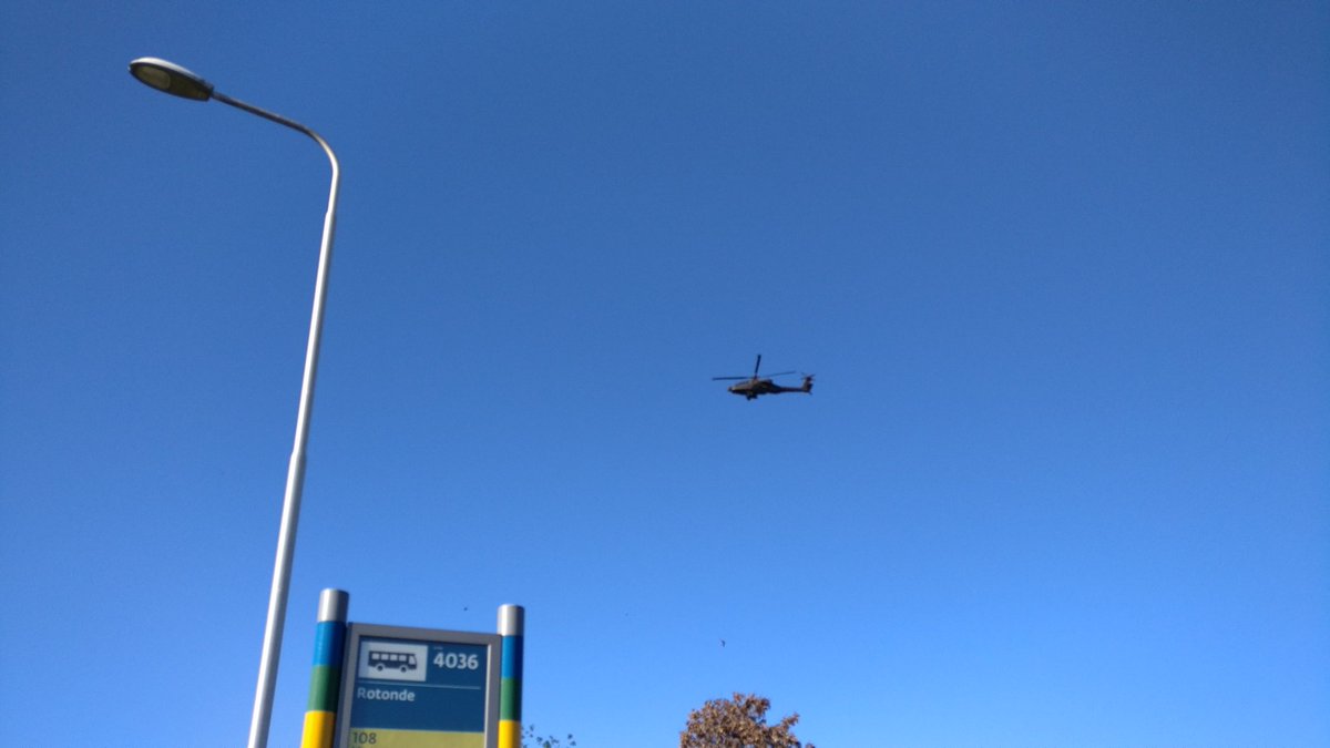 LluisLlimargas's tweet photo. De viatge per Holanda els helicòpters en vol rasant em fan sentir com a Girona. Quin detallas! https://t.co/uedDywDa3i