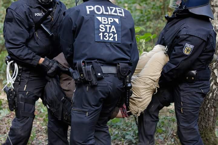 ChitkwesuManetu's tweet photo. Photograph from the last days in Hambacher Forest Germany Protest Camp
#hambibleibt
#boykottRWE https://t.co/wrxBWnWXvX