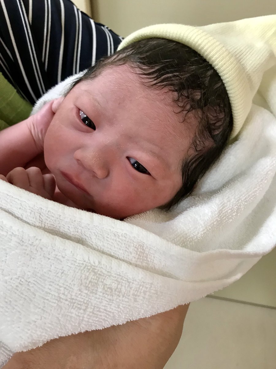 Oreryu20's tweet photo. ✨9月27日15時24分に3354グラムの元気な男の子が産まれてきてくれました🍼✨

名前は『 荒巻 凪（なぎ）』 君です👍

俺は何もする事が出来なかったけどさやちゃんが本当に頑張ってくれました😖✨

さやちゃん本当にありがとう😊
そして凪君、俺とさやちゃんの間に産まれて来てくれてありがとう😊 https://t.co/RB7kZKrXpW