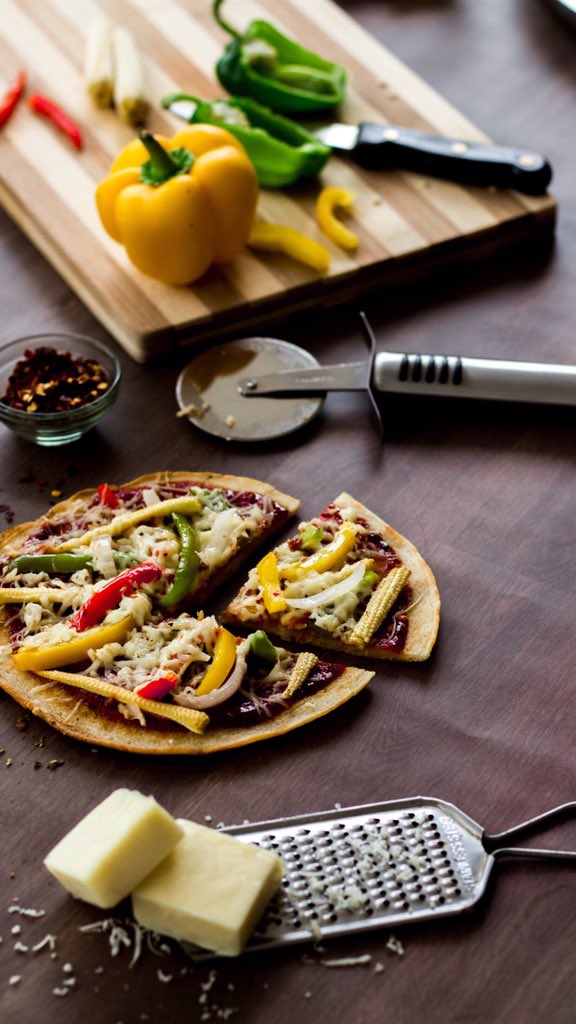 cookwithsiddhi's tweet photo. Healthy Pizza Recipe - Perfect kids recipe to make them eat veggie pizza without any worry.⁣⁣⁣⁣
⁣⁣⁣⁣
Video Recipe Link:- ⁣https://t.co/ZT4O8jy1dH⁣⁣⁣
⁣⁣⁣⁣
If you like this video don't forget to like and comment.⁣⁣⁣⁣
⁣⁣⁣⁣
#healthypizza #pizza #Pizzalove https://t.co/DsGGKu8uWa