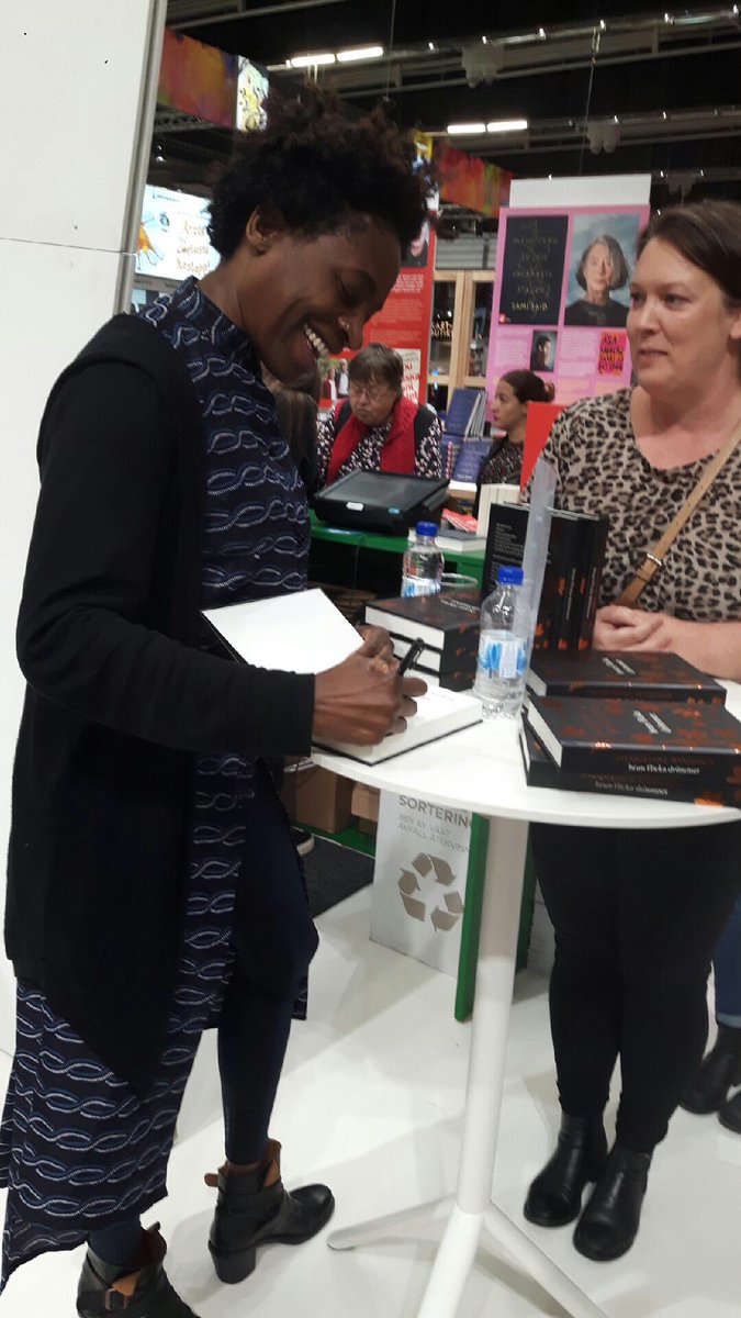 AlmaAward's tweet photo. Meeting the fans! #jacquelinewoodson #alma2018 #bokmässan #naturochkultur https://t.co/5mSOQZF044