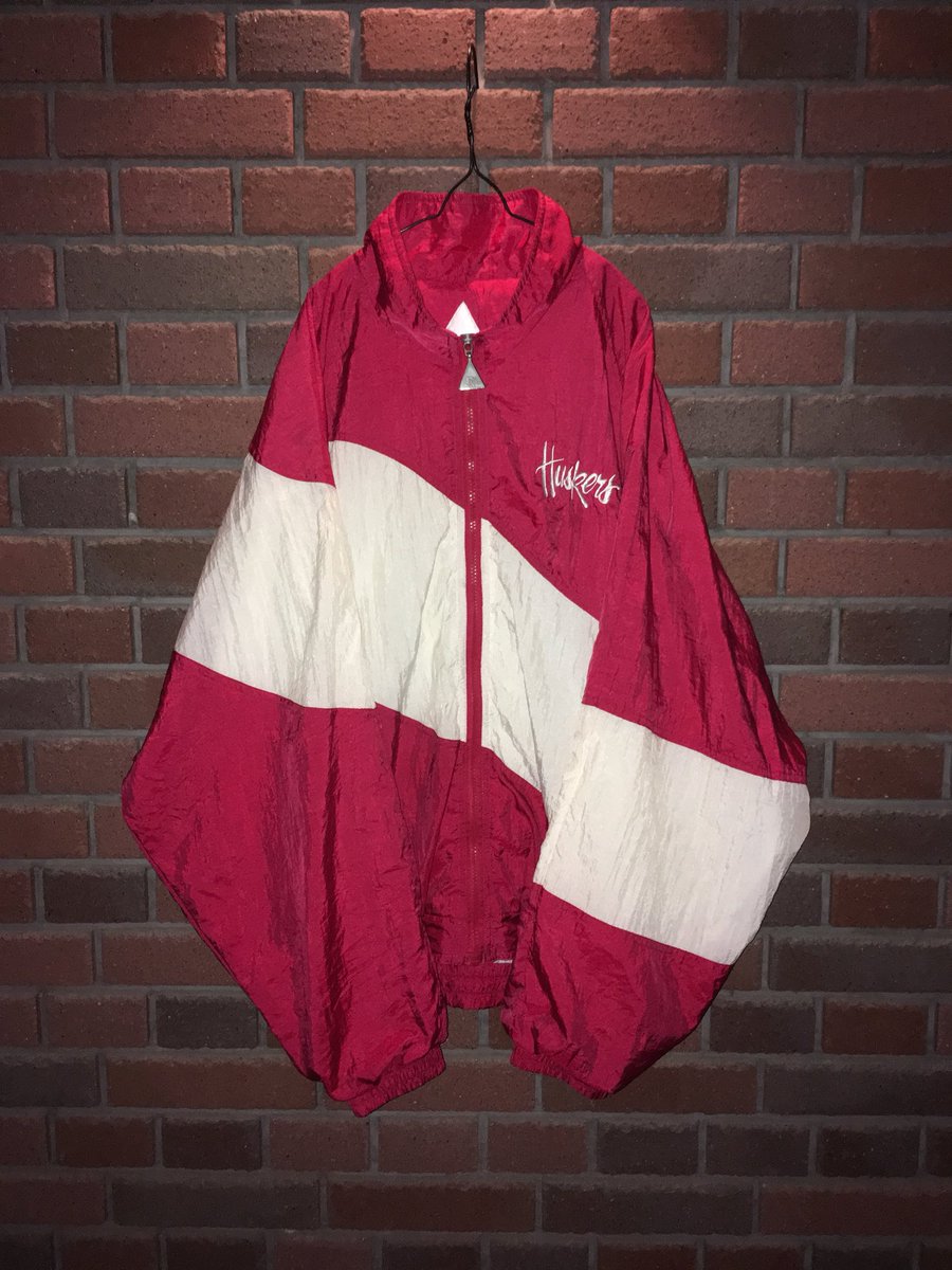 Jinney122's tweet photo. 🍁秋の選べるプレゼント企画🍁
'
'
Champion polyester pullover jacket
又は
Red oak polyester jacket
                        (共にサイズL~XL)

お好きな方を、抽選で1名様にプレゼント🎁
'
'
応募条件▶︎フォロー&amp;リツイート
締切▶︎10/13(土)
'
'
STORE▷ https://t.co/LVsdTTpy4b https://t.co/LRRSJ1sca7