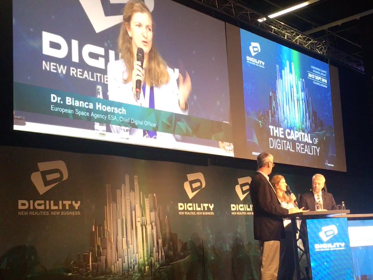 CaoilinnS's tweet photo. Dr. Bianca #Hoersch, Chief Digital Officer at @ESA_de recommends to look into all the data #ESA has about our planet and build new products using these. #VR #AR #AI #DIGILITY18 https://t.co/lqZKUdxyUc