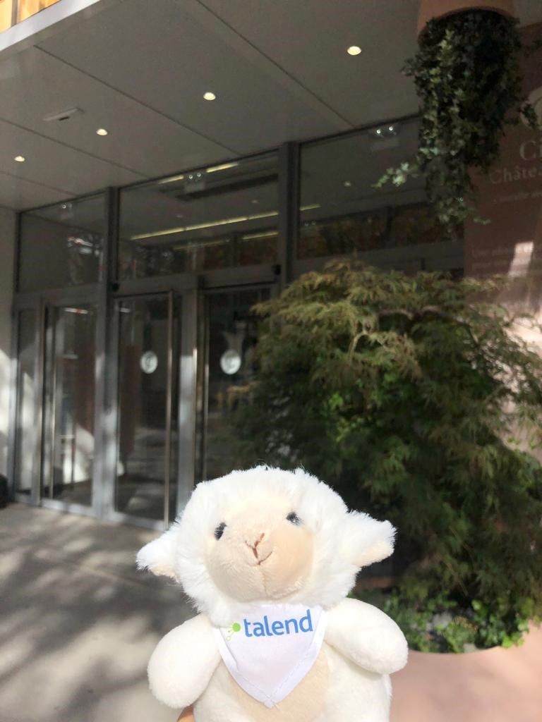 MccloudFluffy's tweet photo. Fin de la visite de repérage pour le #TalendConnect ! J'ai hâte de vous accueillir le 18 octobre prochain, au Chateauform City George V, 28 avenue George V, 75008 Paris. Réservez votre place par ici : https://t.co/I2RmkGTwnA @TalendFR #FluffyMcCloud #BigData #Cloud https://t.co/bQbnfk4GGJ