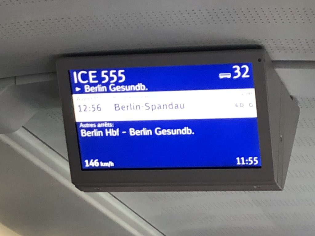 dREAmy_04's tweet photo. @ReaGarvey 
On my way to #Berlin 🚄
Weil 3 Konzerte nicht reichen, musste noch ein 4. her!!!🎤🎶🎫❤️
Dann fahre ich eben mit einem kleinen Umweg über #Berlin nach #Hamburg 🚄🚉🚄🚉🤪🤣👍🏼
#neontour2018 #istitlove #KissMe https://t.co/gPBhxTjt3z