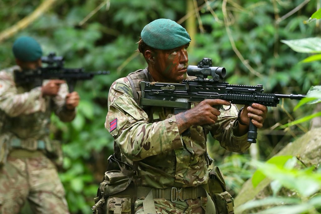 A little throwback with some pictures from our last deployment with 33 RIMa in Martinique.

#commandosofthecaribbean #commandosappers #commandos #britisharmy #royalengineers #royalmarines #cuttingaboutlookingwelltasty