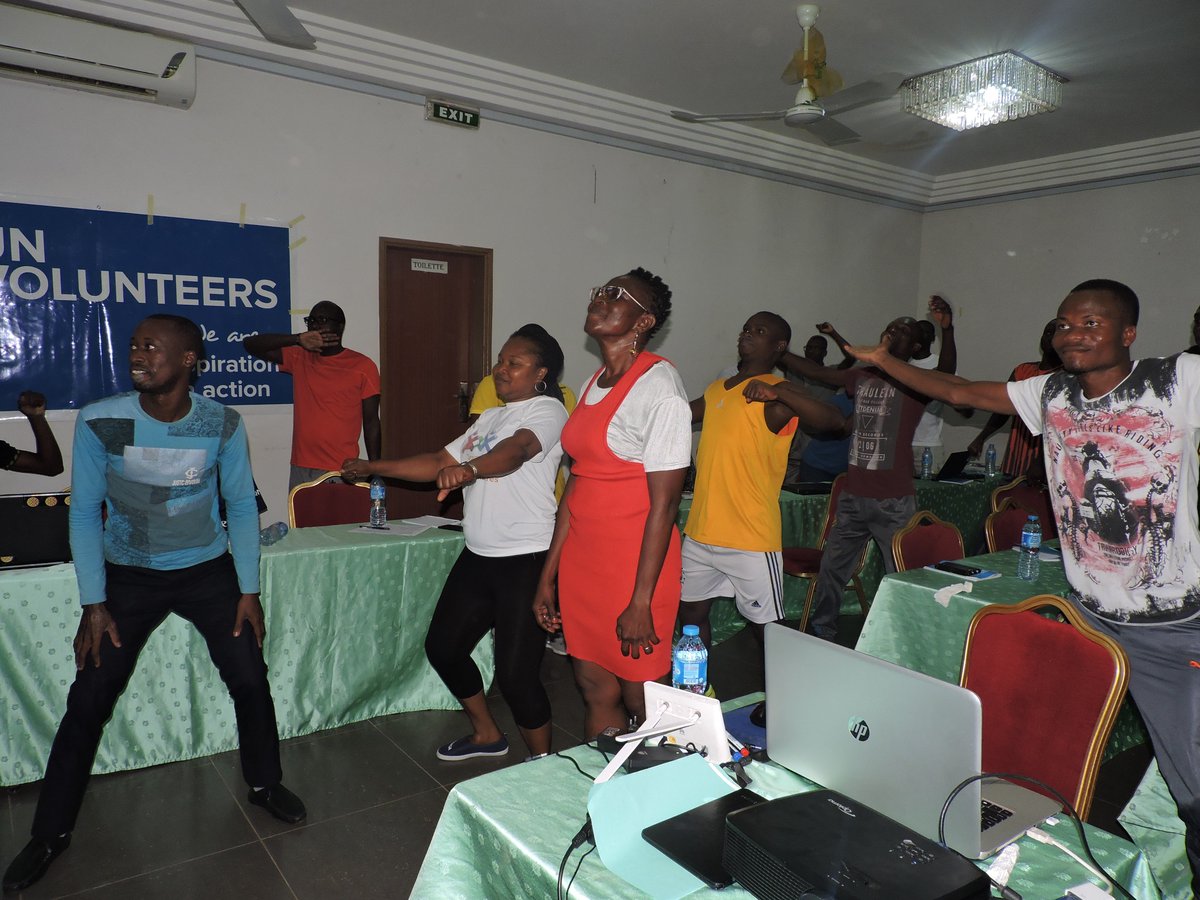 vnubenin's tweet photo. #Retraite_VNU_Benin Kétou 2018 @Journal_UN_ONU 
2: Gestion du Stress par la musique Dr Hountondji Médecin de la clinique SNU.
#VNUBENIN #RetraiteVNUBENIN2018 #BENIN #Ketou #PNUDBENIN #SNU @UNVolumteers @PNUDBenin @UNBenin @UNV_ROWCA @vnubenin https://t.co/P9t4n7K8xW