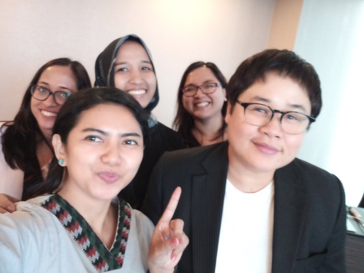 catharinaVq's tweet photo. #communication4change with mba @sillysampi dan mas rio.. thank you 🙏 https://t.co/IwUkBA3VSk