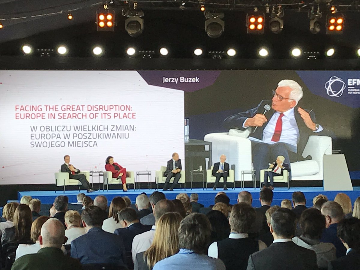 grzegorzradzie2's tweet photo. Europe in search of its place: in today’s world only united we are relevant. Individually we are just interesting. .@jyrkikatainen @IKlympush @JerzyBuzek @EnricoLetta @hermanvanrompuy #EFNI2018 @EFNI_Poland #EU60 https://t.co/tcEatvnWrN