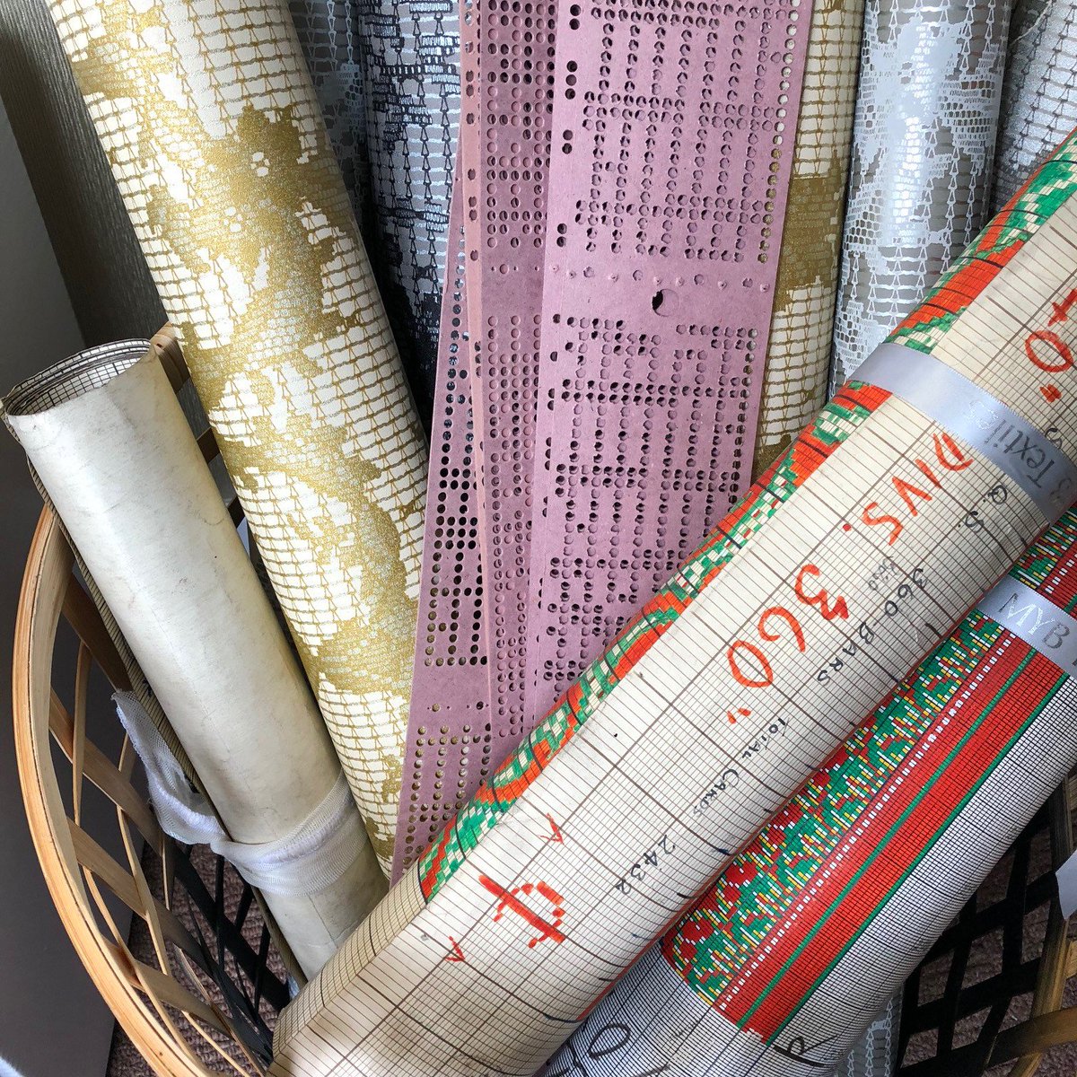 mybtextiles1900's tweet image. Original Lace patterns and punch cards that translate the design.
Patterns were intricately painted by hand. Very fortunate to have over 50,000 such designs in our archives spanning 200 years. 
#archives #handpaintedpattern #lacepattern #punchcards #beforecomputers  #workmanship