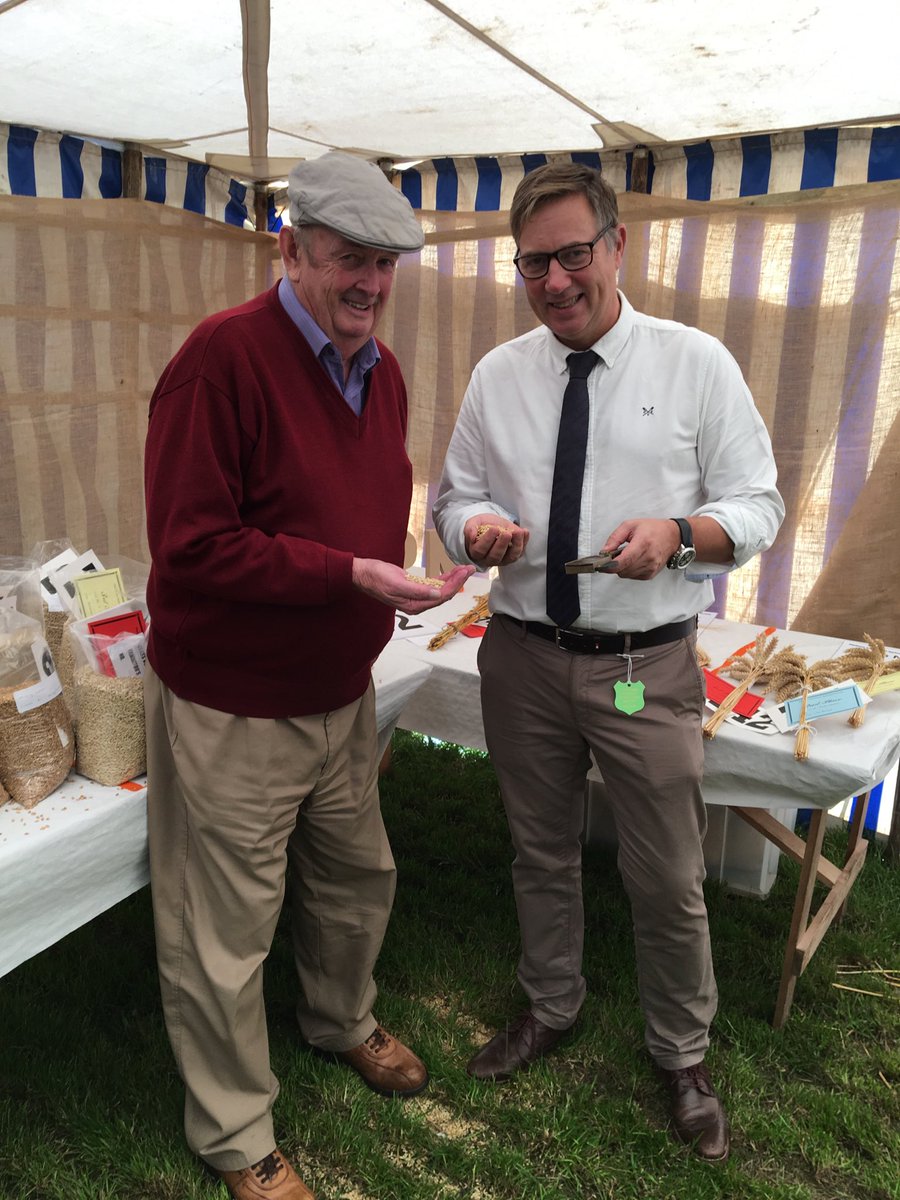 TimC10's tweet image. Judging corn whilst been ably stewarded by Malcolm Gash  ⁦@Gleadells⁩