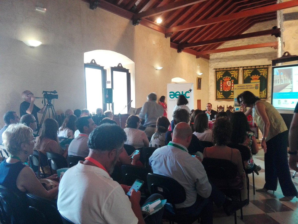 AETCadiz's tweet photo. ¡Comenzamos nuestras jornadas! 🙌🔝 Mucha ilusión y sobre todo...¡Muchas ganas de hablar de Patrimonio! 😉 A lo largo del evento os vamos a contar todo todo todo para que nos os perdáis nada ✌
#aetc #aetcadiz #aetcimparable #Turismo #Cadiz #Cultura #Patrimonio https://t.co/jx8Lu9hWOS