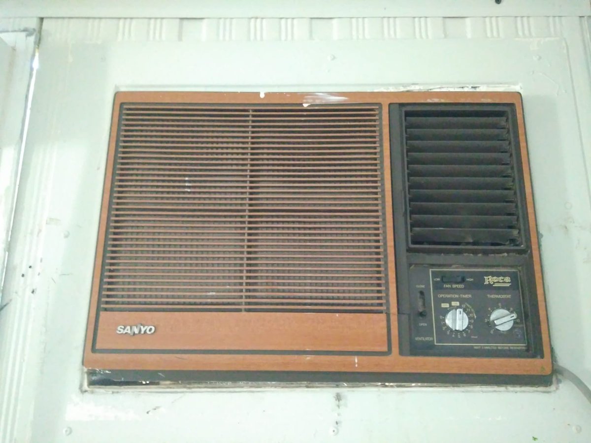 Teresa64338671's tweet photo. Ultimo modelo" de a/a para los niñ@s de #InstitutoRincon ,cuando conectan tres..salta la electricidad,la innovación que nos adjudica @soniagaya1 @susanadiaz y con su correspondiente obra detrás,sus ruidos y sin sombra..váyase!!! Señora @PatriciaAlba_ https://t.co/jyY0BMBKSc