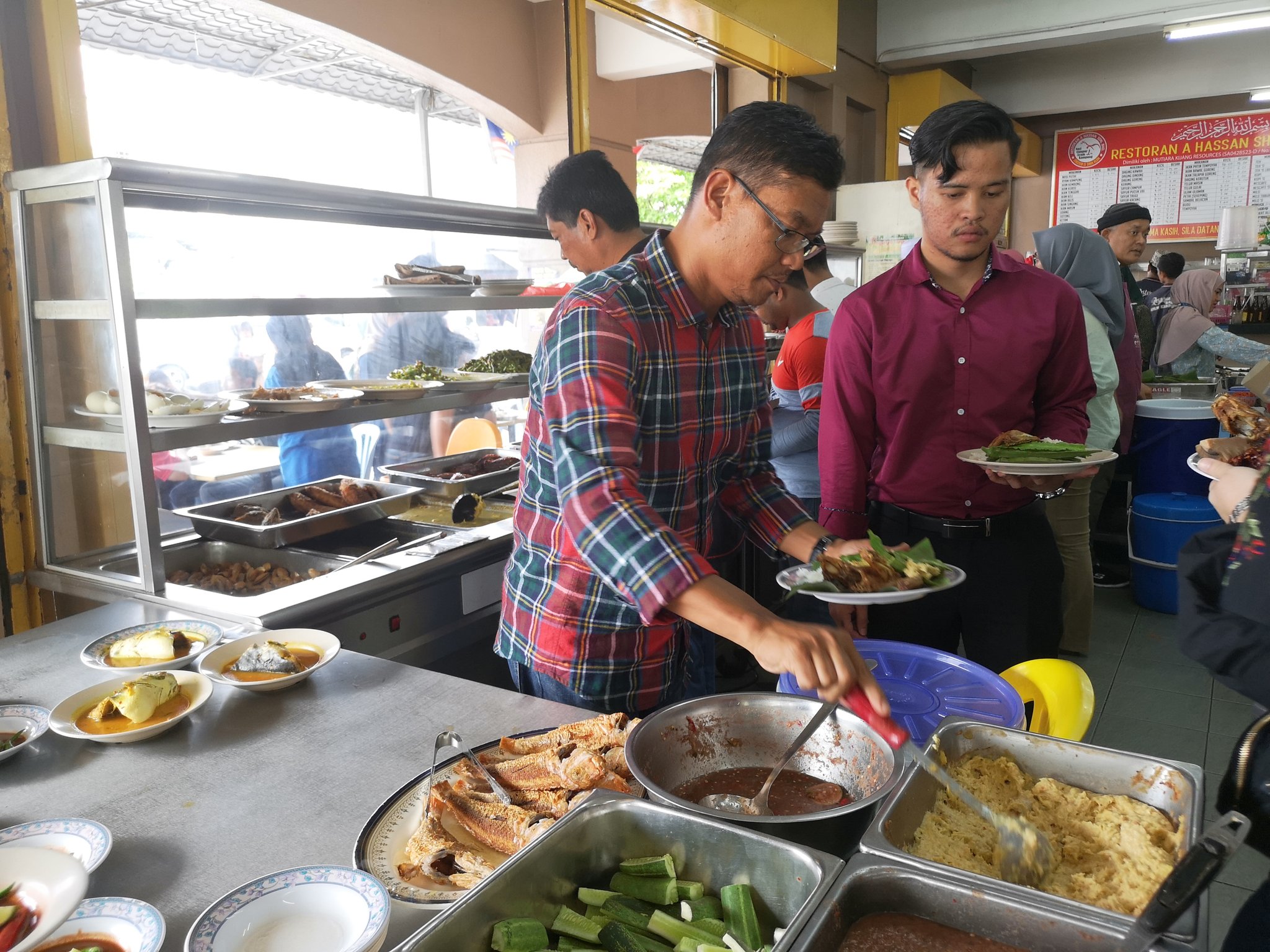 Twitter ä¸Šçš„ Media Selangor Kakimakan Restoran Hassan Ayam Kampung Pekena Sekali Rasa Nak Datang Lagi Kedai Makan Menu Kampung Yang Menjadi Tumpuan Apabila Makan Tengahari Biasanya Datang Awal Utk Dapat Meja No 43 Jalan