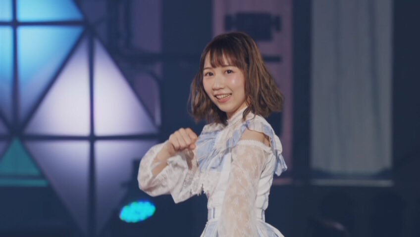 ꪔ 茶髪ふわふわボブのナンス可愛すぎる 短いから踊る度にふわふわしてかわいい 後ろ姿も女の子女の子しててかわいい