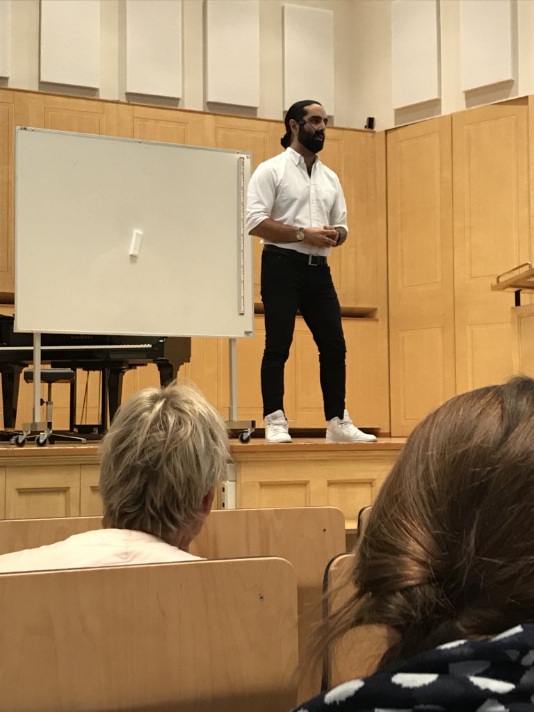 kuratorGunnel's tweet photo. Spännande föreläsningar på Pedagog Malmö live igår. 
@navidmodiri #navidmodiri #pedagogmalmölive #skolkurator #föreläsning #fortbildning https://t.co/hqLokJ9BHX