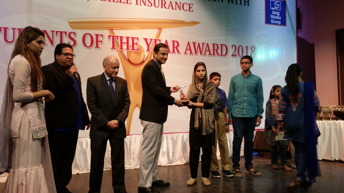 SindhUpdates_'s tweet photo. Advisor to CM for Information,Law and Anti-corruption @murtazawahab1 spoke at "Students of the year Award 2018" by Jang media group at Arts council karachi https://t.co/C6IAJVQj61
