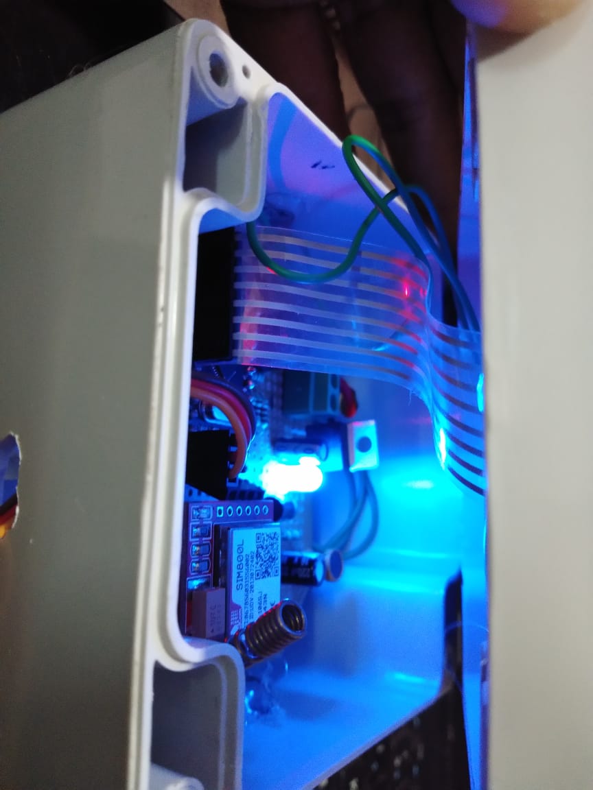 UnioLabs's tweet photo. trying to invent some innovative .
.
.
.
.
.
.
#led #keypad #arduinouno #arduino #gsm #eh_or #electronics #projects #otp #module #capacitors 
#innovative #servomotor @shaik_rasikh https://t.co/KicUcg2jFN