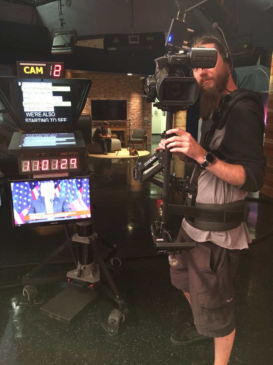 PhilBFox5's tweet image. What I see when @haven_cinematography is on the #steadicam on @fox5sandiego! #cameratime #closeup #tvnewsman #blauerpower