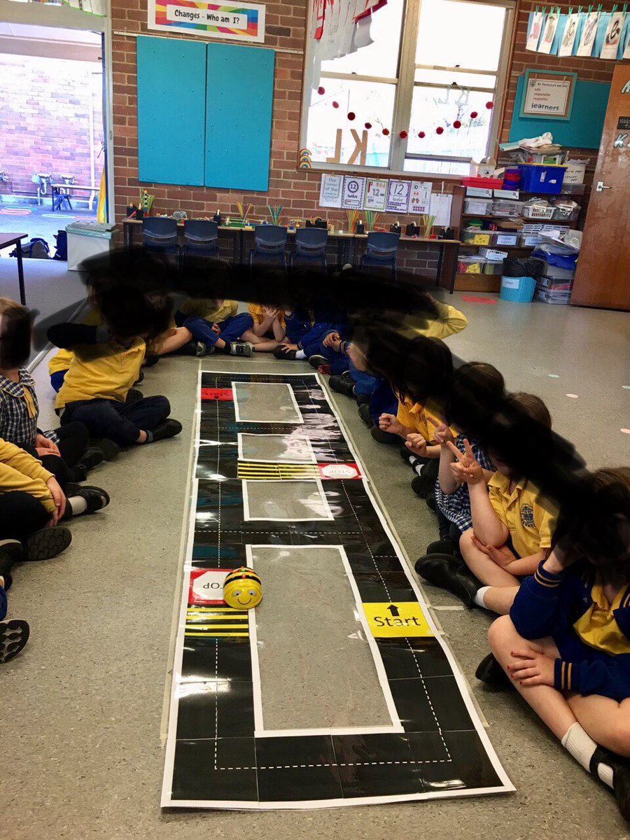 vik5en's tweet photo. It’s great to see that my role as a STEM facilitator has engaged teachers and students in the Digital Technologies curriculum #legacy #stemEd #primaryEd #PrimaryRocks #aussieEd #edTech #edchat https://t.co/wdWWvRDENU