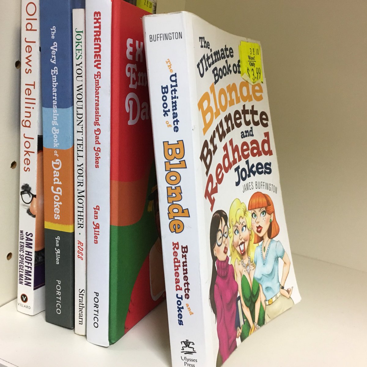 MiekevdBijl's tweet image. Literature brought into class today by @LizGiuffre to illustrate what we can learn from comedy and the wonderful  @hannahgadsby in particular about 'being a game changer'. Already voted best session of semester by #bcii students!@UTS_FTDI @UTSEngage