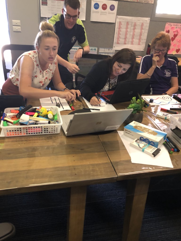 Robotics TPL for interested NVPS teachers with <a href="/STEM_Share/">stemshare</a> <a href="/NarellanValePS/">Narellan Vale PS</a> <a href="/cdtasker/">Christine Tasker</a> @SuellenMair <a href="/MichelleC0903/">Michelle Carr</a>