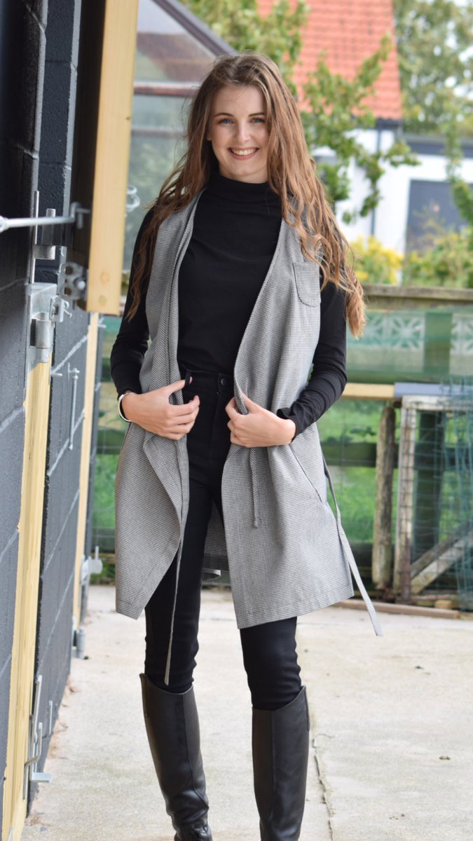 EntClothing's tweet image. ✨✨ NEW - Our versatile waistcoat/ dress is now available to buy online. Stunning waistcoat that can be tied or untied over jeans in winter, &amp;amp; worn with flats as a dress in the summer ⭐️ Fabulous essential which forms part of our winter collection. ⭐️ Just £69.