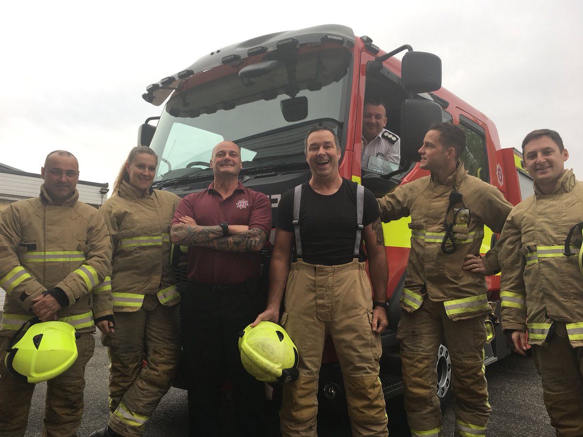 NYFRSselbyCSO's tweet photo. Who wouldn't want a cuppa & cake with these lovely people?! Please RT @SelbyDC @AgeUKSelby @SelbyTC @SelbyAinstyMP #Selby fire station this Friday 10-12 for Macmillan Coffee morning ๐ @sierra18NY #MacmillanCoffeeMorning #selbyfirestation #cake #coffee https://t.co/2fASmqouAo https://t.co/SmYWRju3z1