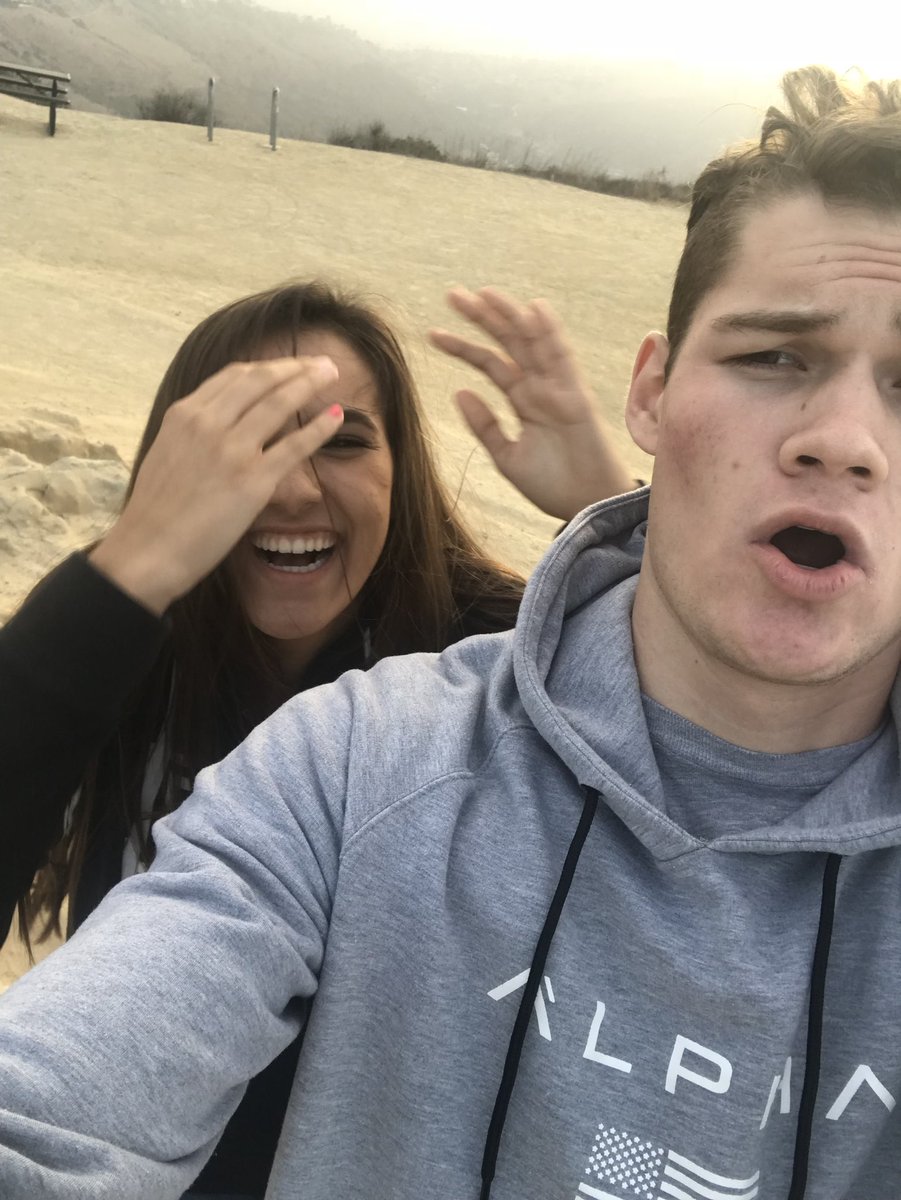 elisafaith4's tweet photo. s/o to the wind for really helping out with taking photos ahaha https://t.co/2nFrclxQPo