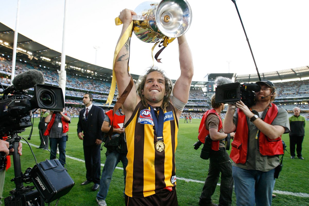 HawthornFC's tweet photo. 10 YEARS ON.

💛💛💛

#Always https://t.co/M4jL0kfLJB