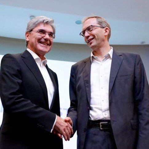 Alstom's tweet image. One year ago today, Alstom and Siemens committed to join forces to create a global mobility player able to address the challenges of tomorrow and bring more value to customers, passengers and employees worldwide. We&apos;re excited for the road ahead!  createglobalmobilityplayer.com #TBT