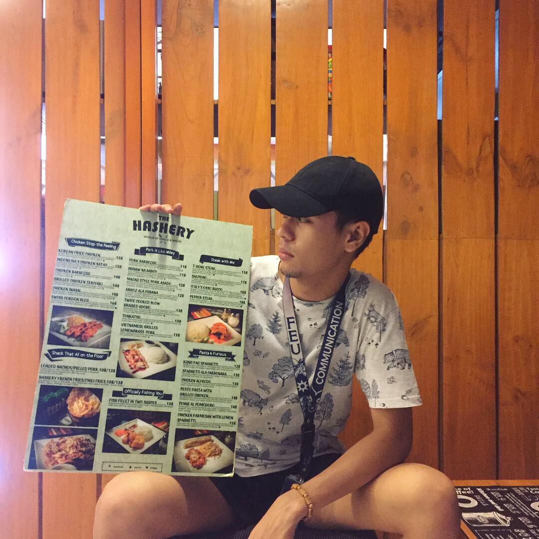 TGMAngelo's tweet photo. Hi People! Wazzup wazzup!
Lunch time! Gutom na ba kayo? Nag hahanap ba kayo ng Masarap at affordable na kainan?
Visit The Hashery
Also they are giving 10% discount to all FEU Communication Students!
Kaya ano pang hinihintay niyo?! TARA NA!!!
#commsoc🔰
#beyondgreatness https://t.co/iSNvB52LxZ