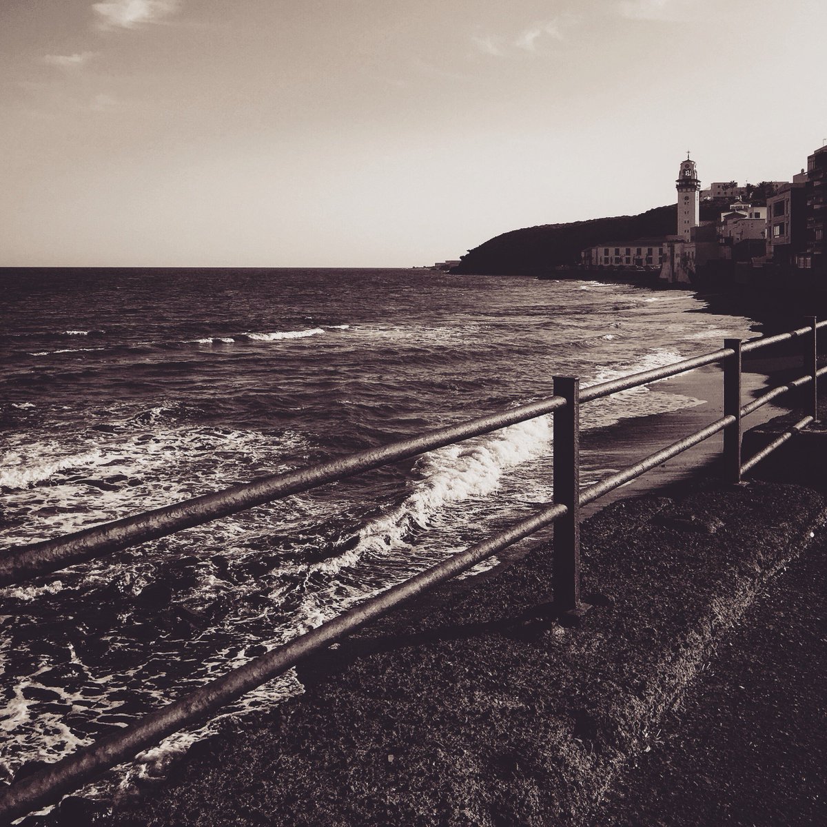 La vida cambia de un día a otro. Sin imaginarlo, puedes recibir una llamada diciéndote que la persona que más quieres tiene un #Cáncer.

Hoy en #JuntosXTuSalud: 400 Días y 205 Noches, una vivencia más que personal. Por nuestro compañero <a href="/ishoobudhrani/">Ishoo Budhrani</a>.

👉 juntosxtusalud.com/400-dias-y-205…