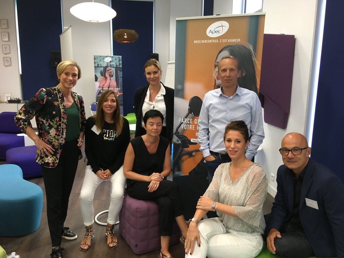 JulieRoynette's tweet photo. La team APEC Nice est prête à accueillir les jeunes diplômés pour la #JournéeTremplinJeunes au ⁦@CEEINCA⁩ ⁦@ApecPacaCorse⁩ ⁦@VilledeNice⁩ https://t.co/zkKflSTTyl