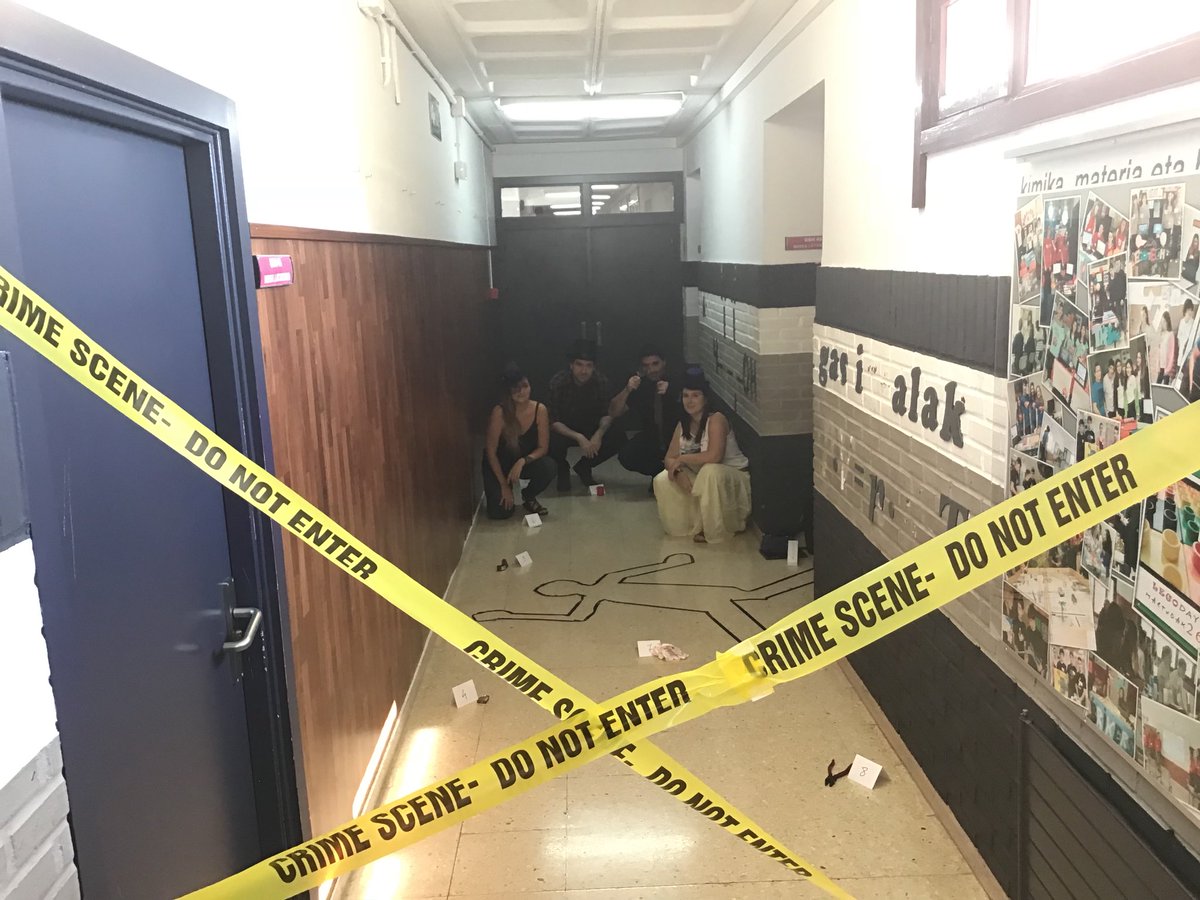 Julen26beg's tweet photo. A crime happened in Begoñazpi!!!! Students (our irregulars) have to solve it! #GameofHolmes #Investigation #DBH4 #Begoñazpi https://t.co/KIVQmi1FJW