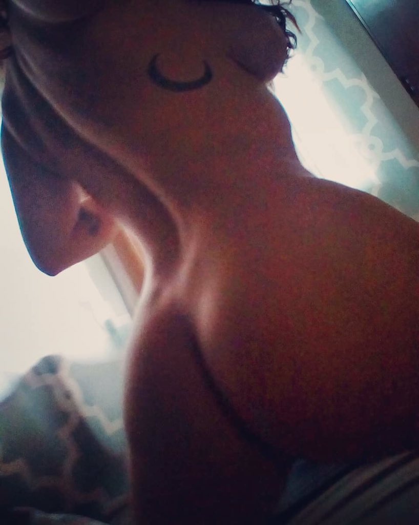 NudesColombia1's tweet photo. Y que buenas noches. https://t.co/nX4OrcchO3