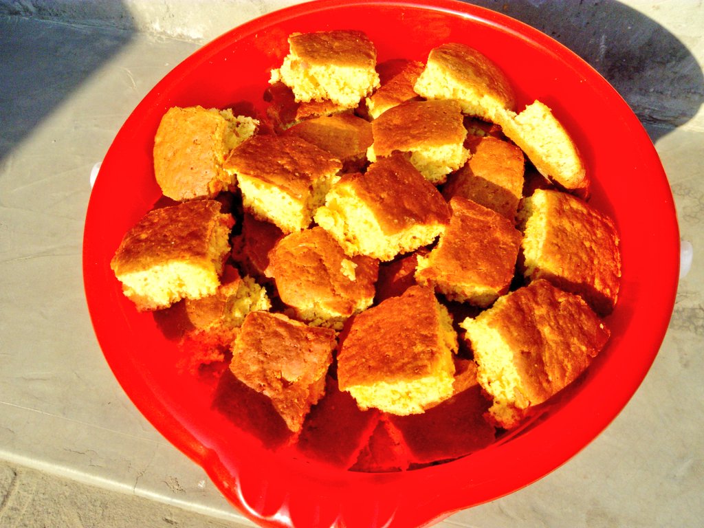SitshasBakery's tweet photo. Cav the beautiful buckets red for danger nvm the fresh scones lawd... For quality Scones, Queens cakes, Biscuits & Bran muffins order at 0735778661 from R100 5,10,20litres buckets available we deliver around Gauteng... #SupportBlackBusiness #MorningShowSA #SABC #sitshasbakery https://t.co/qCRRPuBJDL