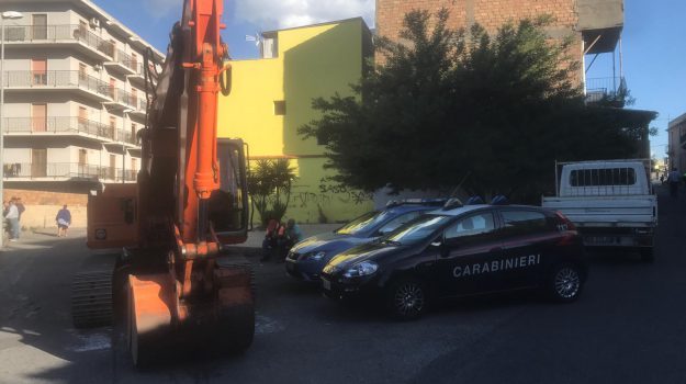 gazzettadelsud's tweet image. #Reggio #Calabria, via allo sgombero delle baracche dell'ex #polveriera gazzettadelsud.it/foto/cronaca/2…
