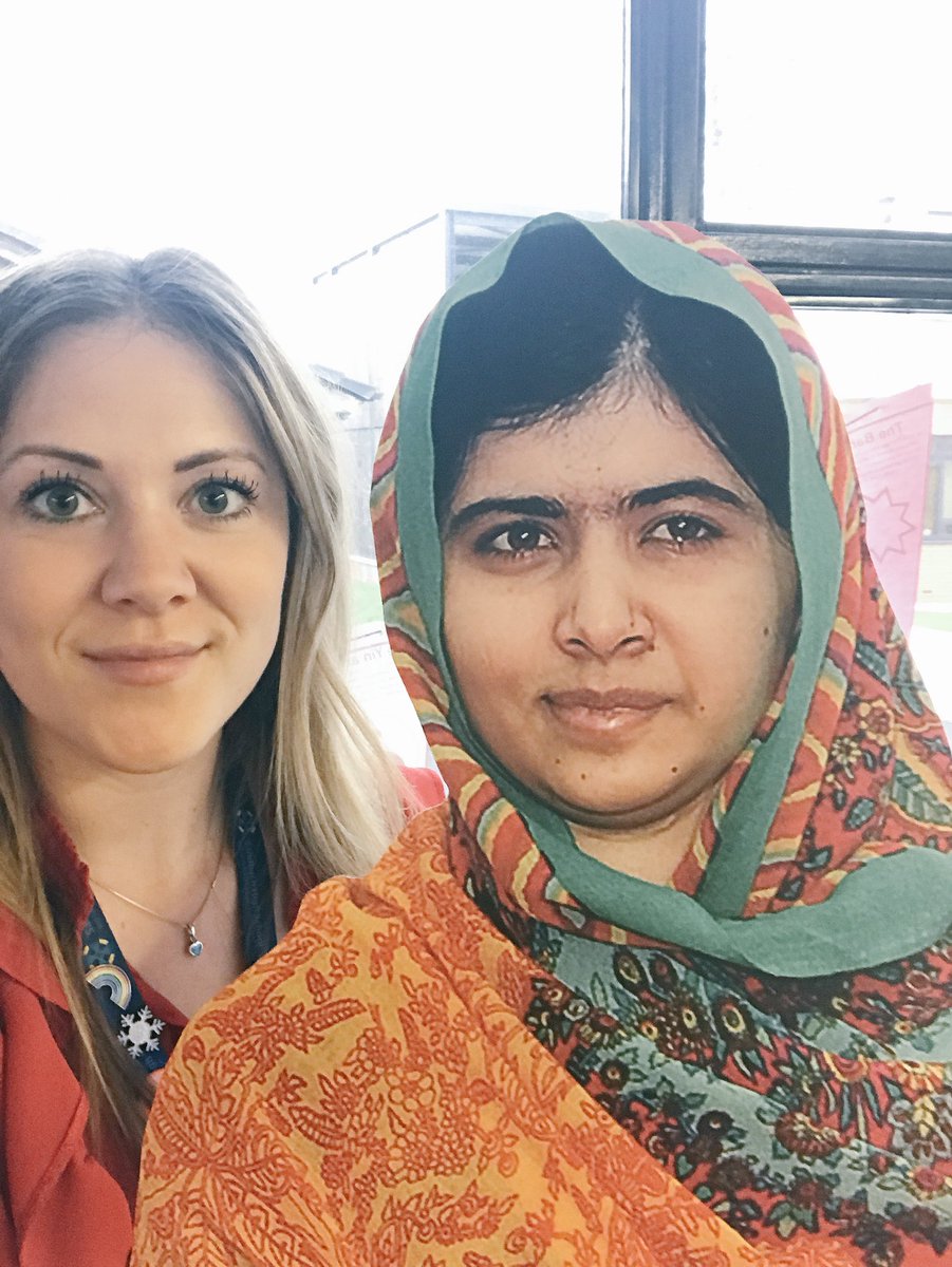 SandHighRS's tweet photo. Malala has come to visit the Pope! pop down to the RS hub to say hi to both of them and have a selfie! @SandbachHigh https://t.co/lcEEmqnCBC