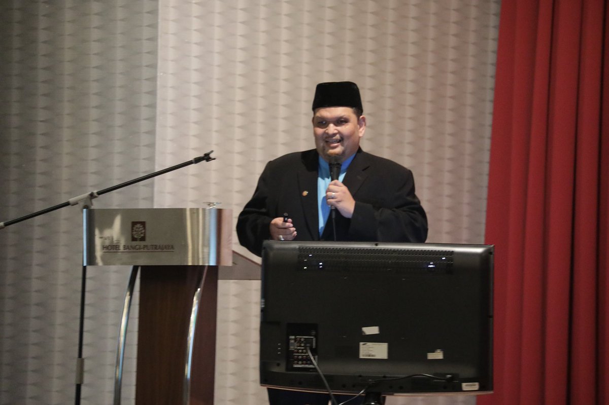 swcorp_my's tweet photo. Live update : Seminar Tranformasi Pengurusan Sisa Binaan Di Malaysia.
Segmen V : Secondary Material From Construction Waste - Your Waste Our Wealth.
#swcorp #CIDB #seminar #STPSBDM https://t.co/EdQKz6qiqP