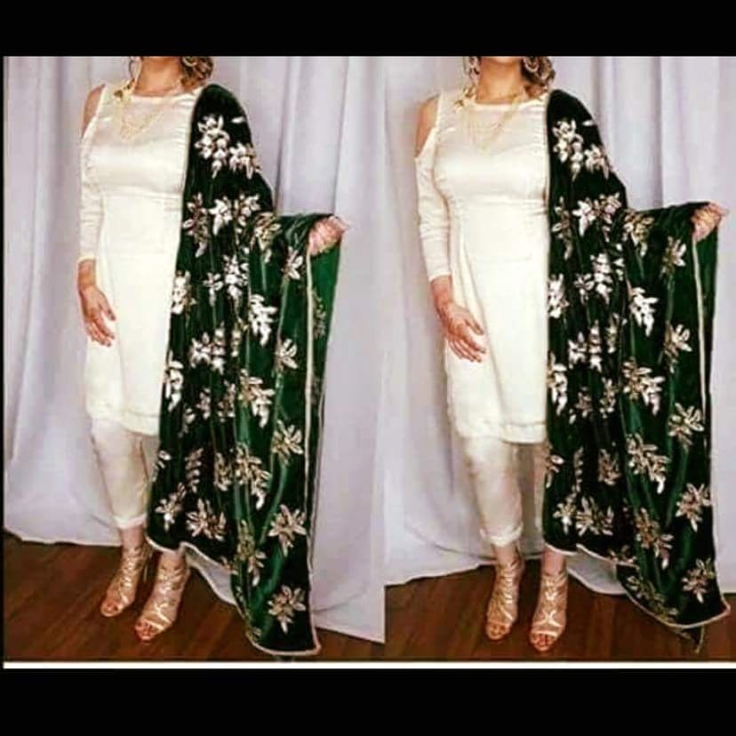 jamalyousaf15's tweet photo. Embroidery velvet shawl
price 4800
2.5 yards
Inbox us for order or what’s app at 03450500335 https://t.co/rbPvK79SNz